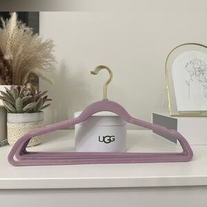 10 Light Purple Velvet Hangers